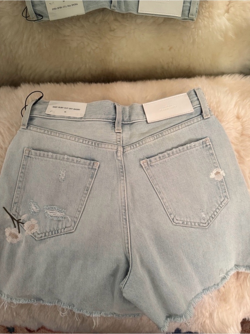 7 For All Mankind * Easy Ruby Cut Off Shorts * Floral Embroidered - Picture 2 of 4